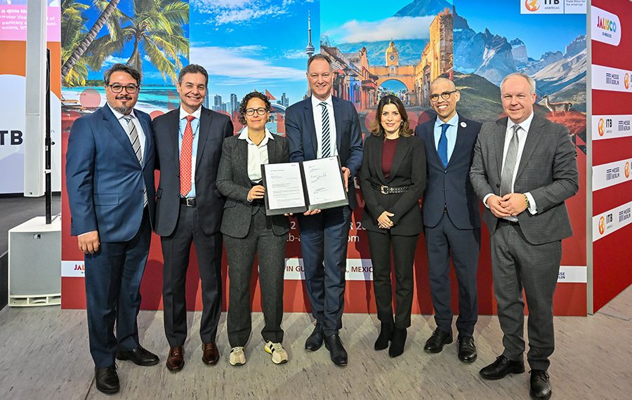 V.l.n.r.: Vicente Salas Hesselbach (Managing Director, ITB Americas), Gustavo Staufert (Generaldirektor, Guadalajara Convention and Visitors Bureau), Michelle Fridman Hirsch (Generalsekretärin des Bundesstaates Jalisco), Dr. Mario Tobias (Geschäftsführer der Messe Berlin), Virginia Messina (Senior Vice President für Advocacy und Kommunikation, WTTC), Francisco José (Botschafter Mexikos), David Ruetz (Senior Vice President, Messe Berlin)